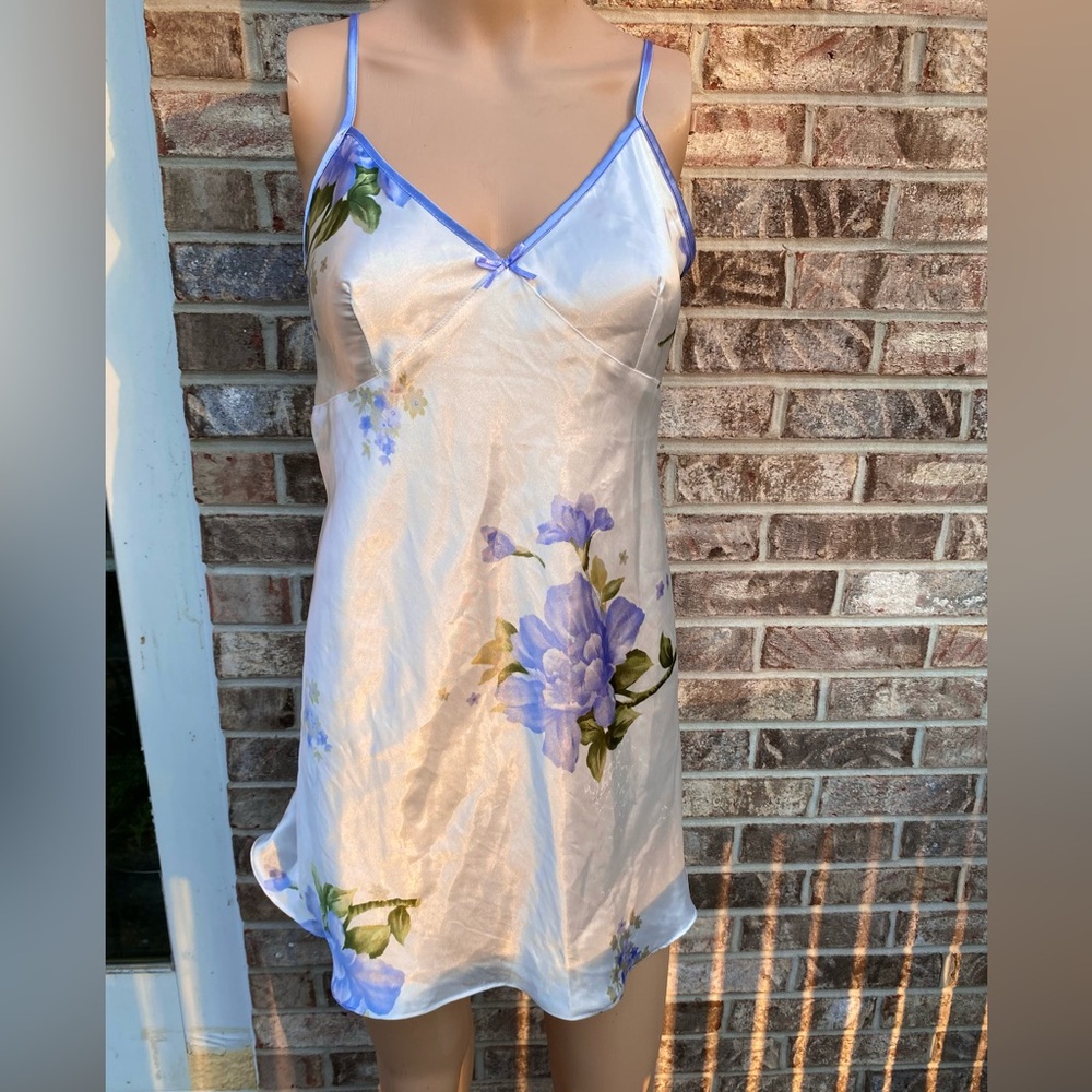 Y2K White & Blue Floral Secret Treasures Nightgown with Blue Trim